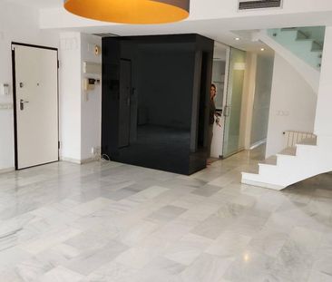 Luxury penthouse for rent in Valencia, Spain - Photo 3