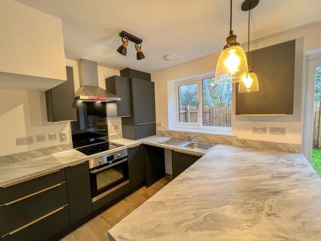 3 bedroom terraced house to rent - Photo 5