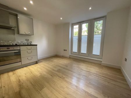 St. Leonards Road, Eastbourne - Photo 3