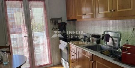 Εξαιρετικο ακινητο στην περιοχη της Καλαμαριας!Το διαμερισμα ειναι οπισθιο και ησυχο απο την οχληση της πολης.Ειναι επιπλωμενο και ετοιμο για ιδιοκατοικιση αλλα και επενδυση! - Photo 2