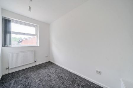 4 bedroom terraced house to rent - Photo 4