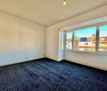 Calverley Moor Avenue, Pudsey - Photo 3