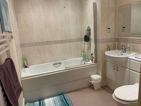 Kings Road, Swansea, SA1 - Photo 2