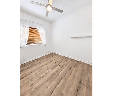 FULLY FURNISHED LARGE 3-BEDROOM APARTMENT & READY TO MOVE IN – JUST... - Photo 3