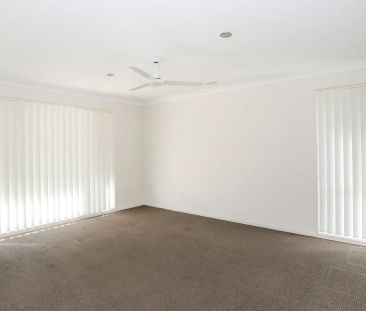 Spacious Family Living in Discovery Hill - Photo 4