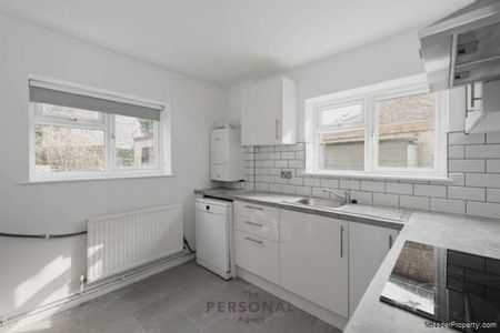 2 bedroom property to rent in Epsom - Photo 3