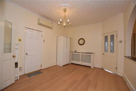 2 bedroom bungalow to rent - Photo 2