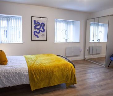 1 bedroom in a house share to rent - Photo 2