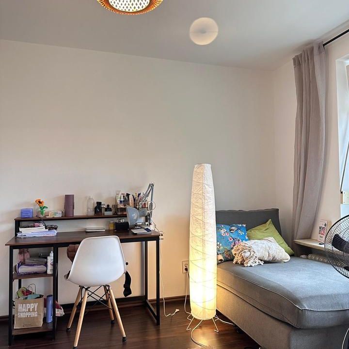 Zimmer mit Balkon in 2er-WG frei - Photo 1