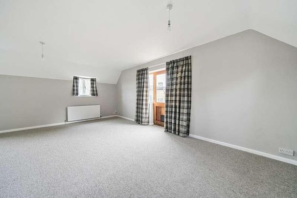 Cheltenham Road, Cirencester, Gloucestershire, GL7 - Photo 1