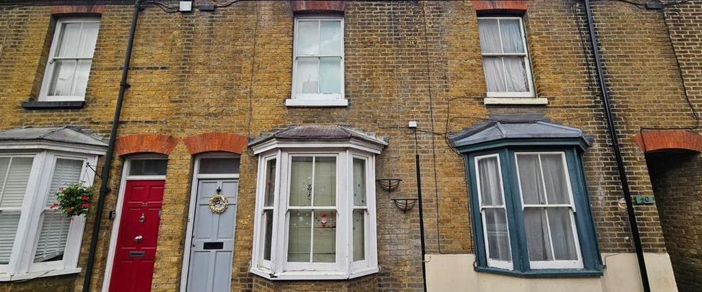 2 bedroom terraced house to rent - Photo 1