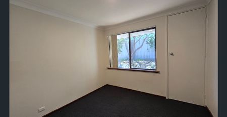 AVAILABLE NOW 3x1 FAMILY HOME CLOSE TO SHOPS AND PARKS!! - Photo 3