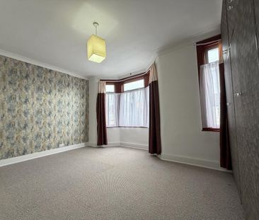 4 bedroom terraced house to rent - Photo 3