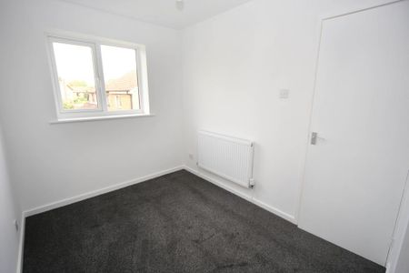 2 bedroom semi-detached house to rent - Photo 5
