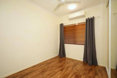 Airconditioned Home – Solar – No Rear Neighbours - Photo 5