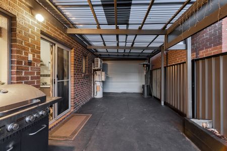 Charming Family Home in Craigieburn - Photo 4