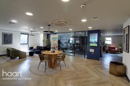 1 bedroom in a flat share to rent - Photo 5