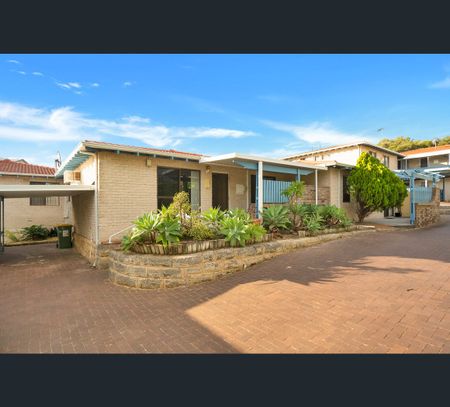 64 Janis Street, Halls Head, WA 6210 - Photo 2