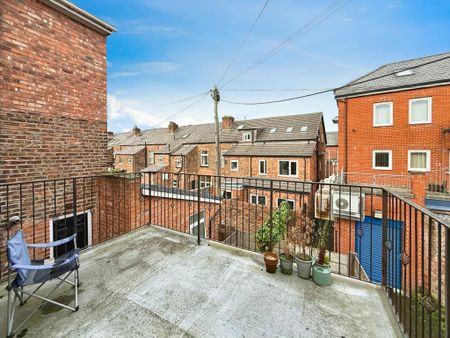 3 bedroom terraced house to rent - Photo 4