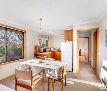 Neat and Tidy 2 Bedroom Unit - Photo 3