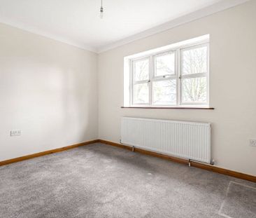 A 3 bedroom detached bungalow within the Village of Shuttlewood. - Photo 6