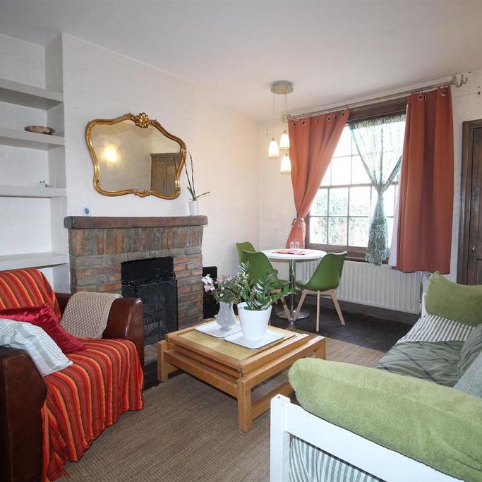 1 bedroom in a house share to rent - Photo 1