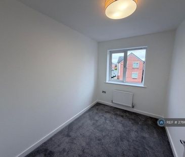 3 bedroom semi-detached house to rent - Photo 4