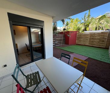A LOUER - Sainte-Clotilde - Appartement T2 meublé et équipé avec ja... - Photo 1