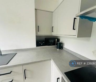 1 bedroom in a house share to rent - Photo 6