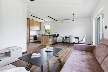 Nowe, 2 pokojowe mieszkanie, pierwsi najemcy 55 m² - Фото 2