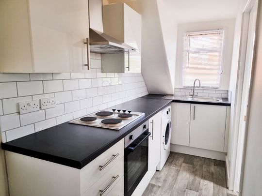 1 Bed Flat, Erleigh Road, RG1 - Photo 1