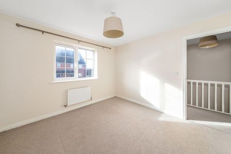 4 bedroom link detached house to rent - Photo 3