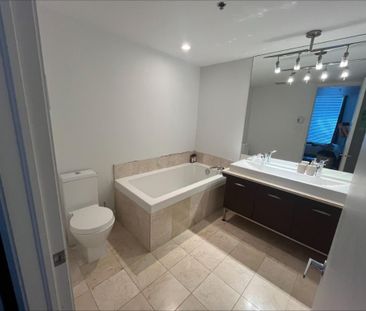 Superbe 4-1/2 (2 chambres + 2 salles de bain) - 2000$/mois - Vieux-... - Photo 4