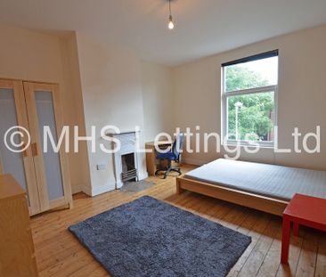 3 Bedroom Mid Terraced House for rent in Beechwood Grove - Photo 4