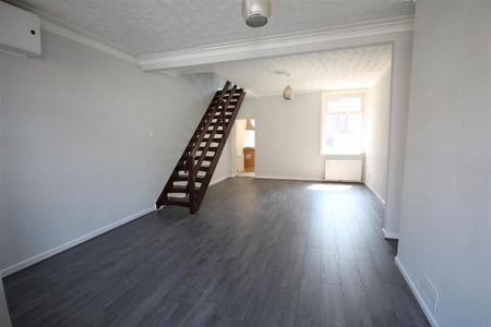 2 bedroom terraced house to rent - Photo 2