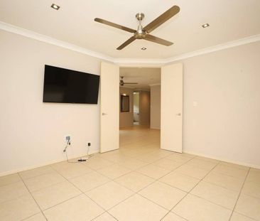 Beautiful Modern Home - Media Room - Private Backyard - Solar - Photo 6