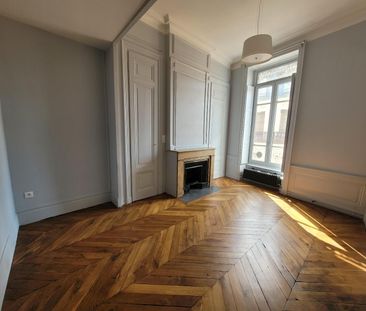 Location Appartement 4 pièces 93m² LYON 2ème - Photo 3