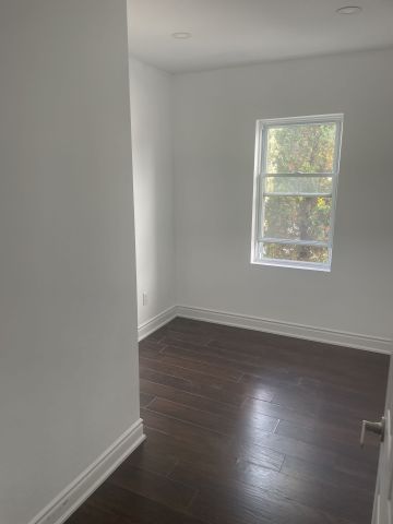 For Lease - 104 Francis Street, Hamilton, Ontario - Photo 5