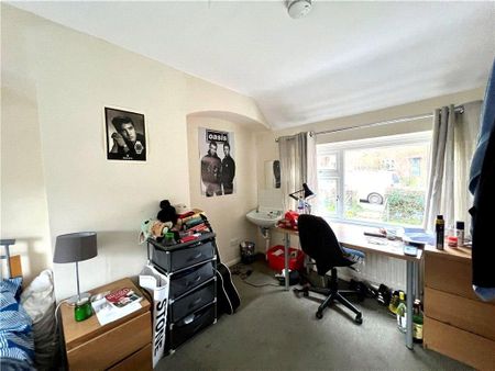 4 bedroom semi-detached house to rent - Photo 3
