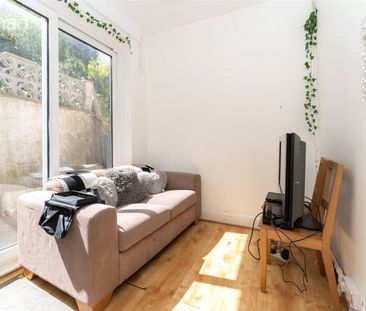 4 bedroom house to rent - Photo 3