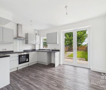 2 bedroom semi-detached house to rent - Photo 2