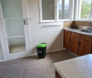 Sunny and Cozy 2 Bedrooms - Photo 3