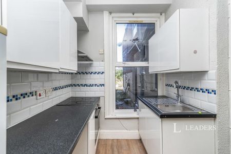 Studio to rent - Photo 3
