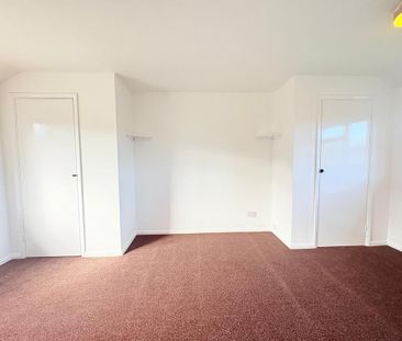 2 bedroom end of terrace house to rent - Photo 5