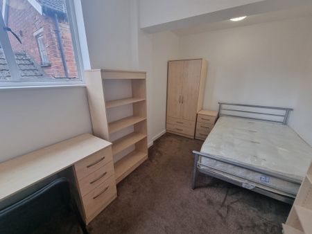 10 Bed Student Accommodation - Photo 4