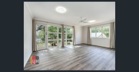 REFURBISHED, 2 BEDROOM UNIT IN THE HEART OF NEWMARKET - Photo 2