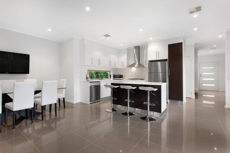 LUXURY, STYLE AND EXCEPTIONAL QUALITY! - Photo 2