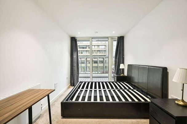 Gauging Square,tower Bridge / St Katharine Docks, London, E1W - Photo 1