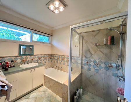 Blackburn North - Photo 4