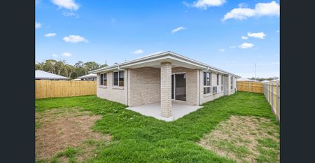 Brand New Home - 4 Bedroom + Two Living Rooms - Photo 2